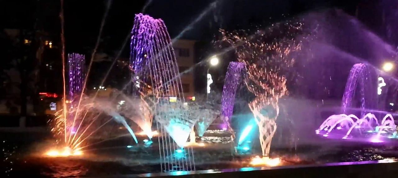 Поющие фонтаны в Краснодаре, фонтан "Аврора"