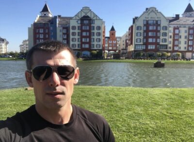 Это я 8 лет назад, в ЖК Немецкая деревня, сразу после переезда из Иркутска в Краснодар